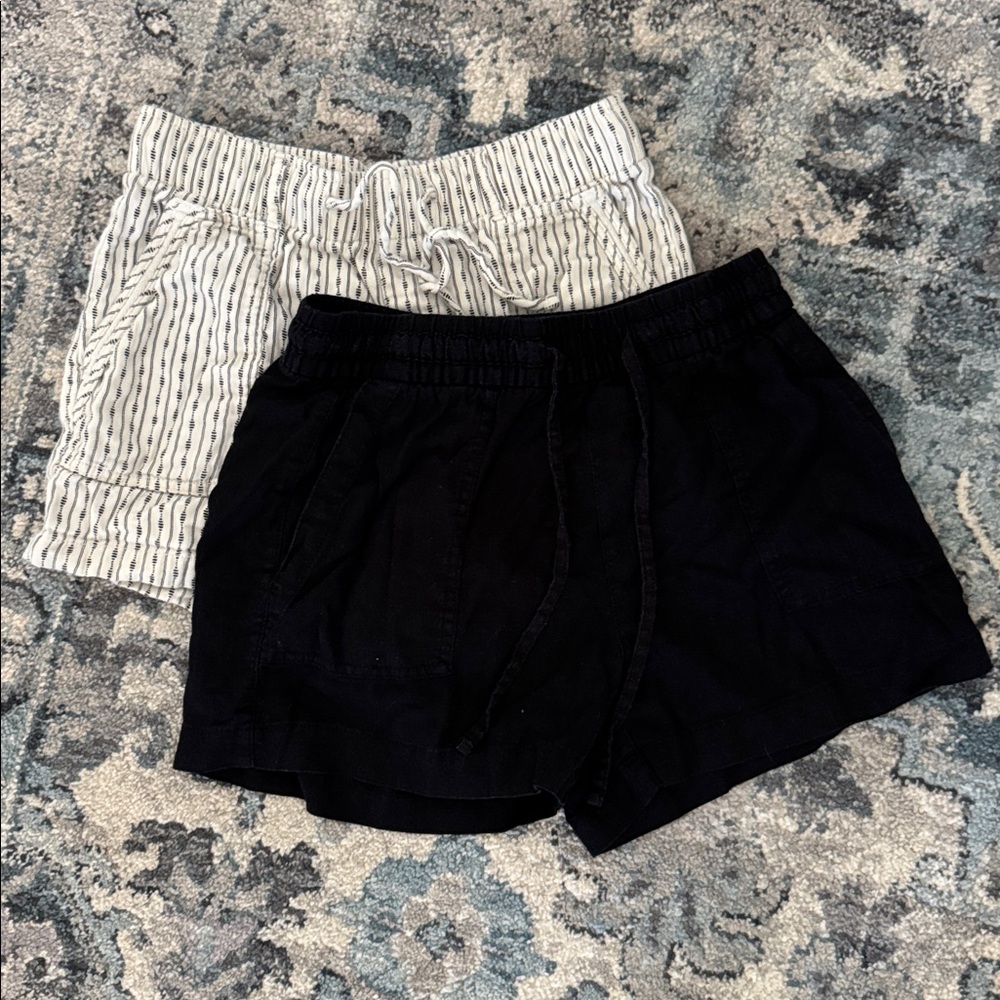 Old Navy Women's Cargo Shorts - Black and White Striped
